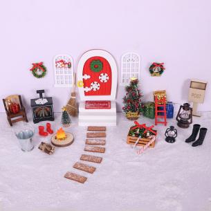 Miniature Christmas Porch Scene Set – Wooden Door Frame with Wrapped Gifts & Mini Tree | Dollhouse Holiday Decor – Bulk Wholesale OEM
