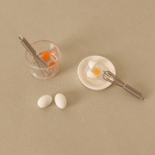 Dollhouse Miniature Whisk & Egg Beater – Kitchen Utensil Model | 1:12 Cooking Scene Prop – Bulk Wholesale OEM